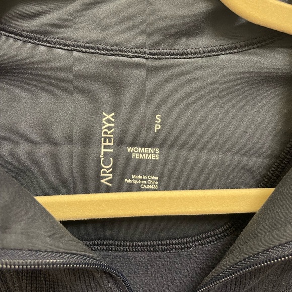 Arc'teryx Navy Sweater Jacket - Picture 3 of 11